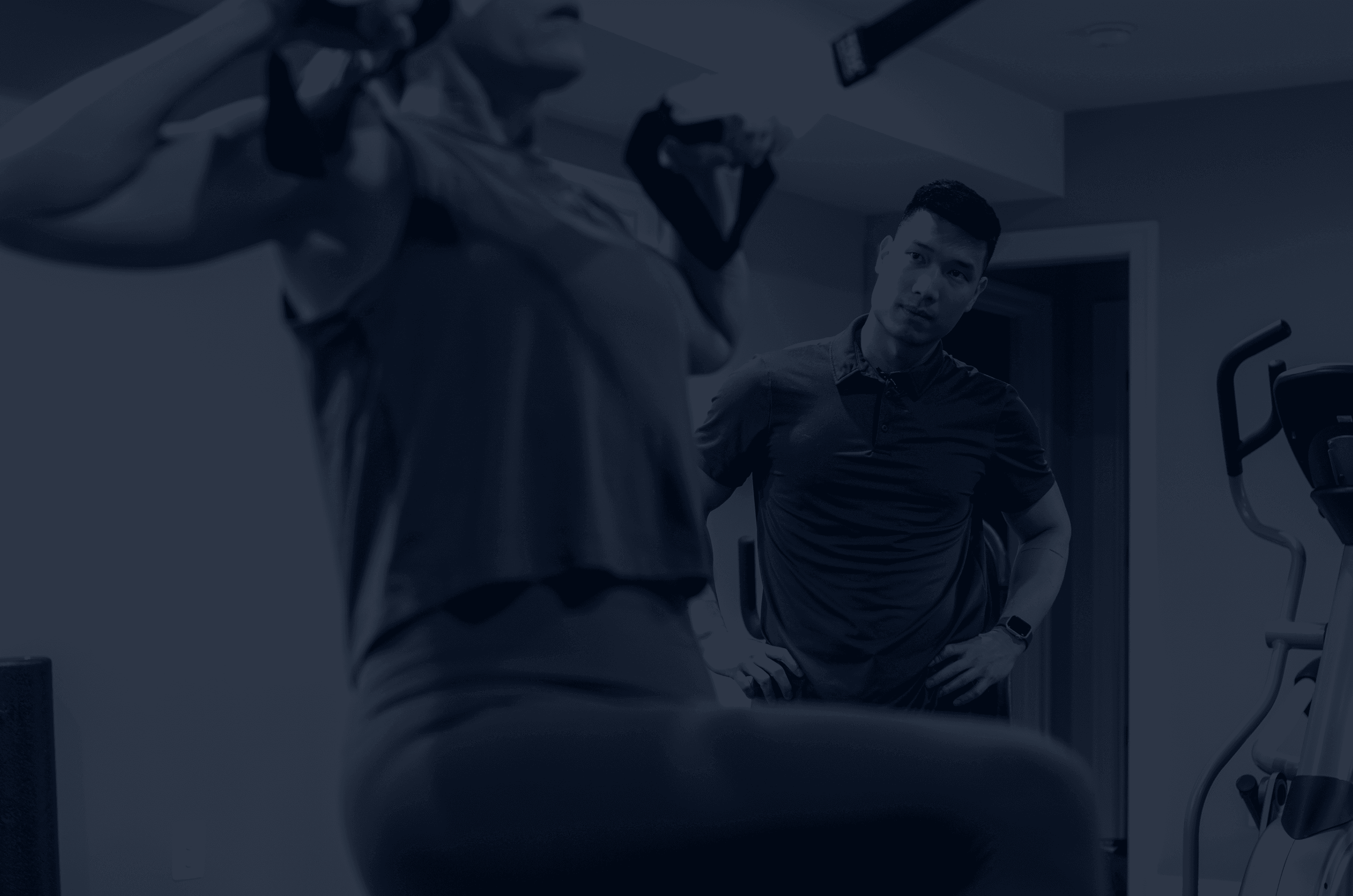 An image of Dinh training a client.