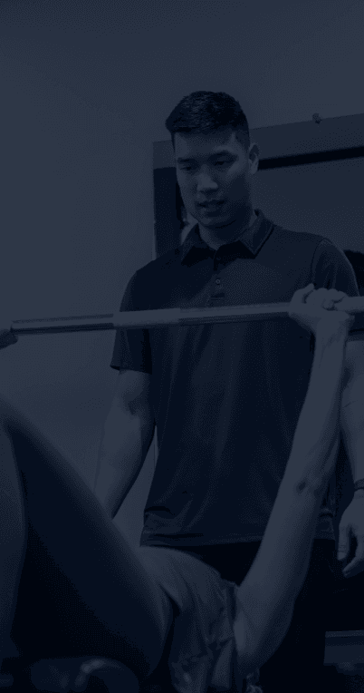 An image of Dinh training a client.